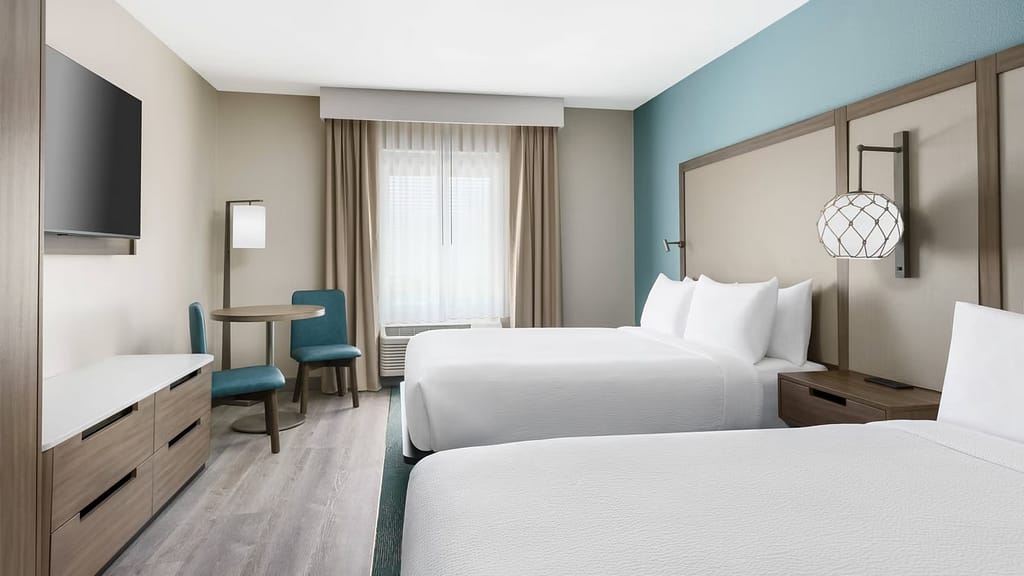Fairfield Inn & Suites Marathon Room