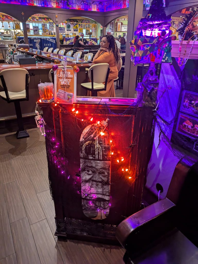 Tibby’s New Orleans Kitchen, Host Stand